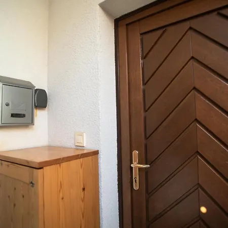 Apartmán Pritlicni Apartma Hribovc Z Atrijem V Blizini Golf Cluba