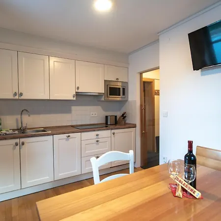 Apartmán Pritlicni Apartma Hribovc Z Atrijem V Blizini Golf Cluba