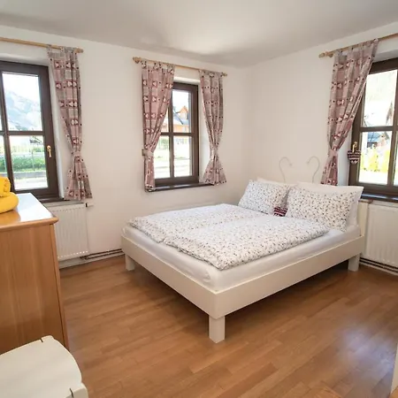 Pritlicni Apartma Hribovc Z Atrijem V Blizini Golf Cluba Kranjska Gora