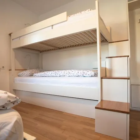 Pritlicni Apartma Hribovc Z Atrijem V Blizini Golf Cluba Apartmán