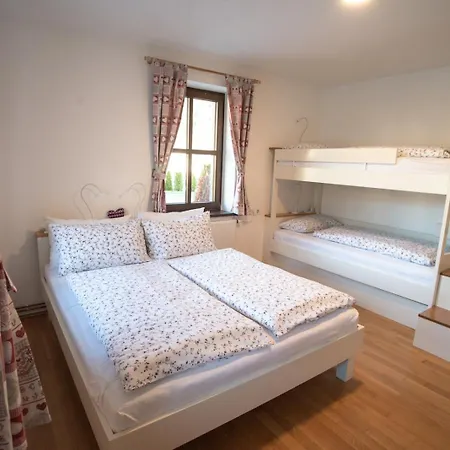 Apartmán Pritlicni Apartma Hribovc Z Atrijem V Blizini Golf Cluba *